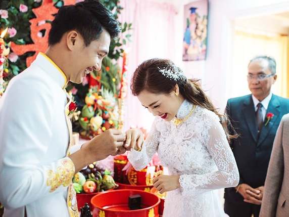 Bắt gặp thấy đám hỏi liệu có báo hiệu điều gì may mắn